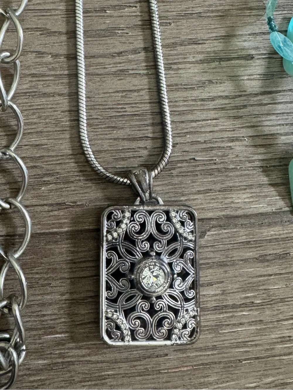 Lot of 5 necklaces
